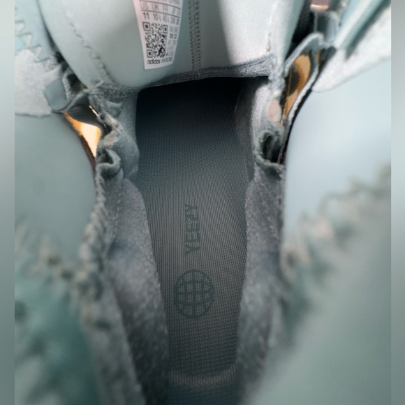 Yeezy Quantum ‘Hi-Res Coral’ | Size 11M | VNDS - Picture 10 of 16